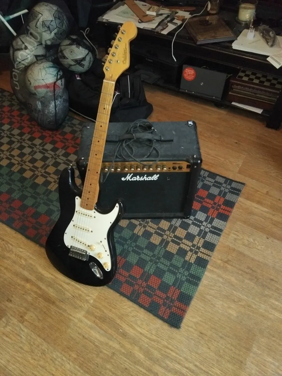 Electric guitar and Amplifier - Image 1
