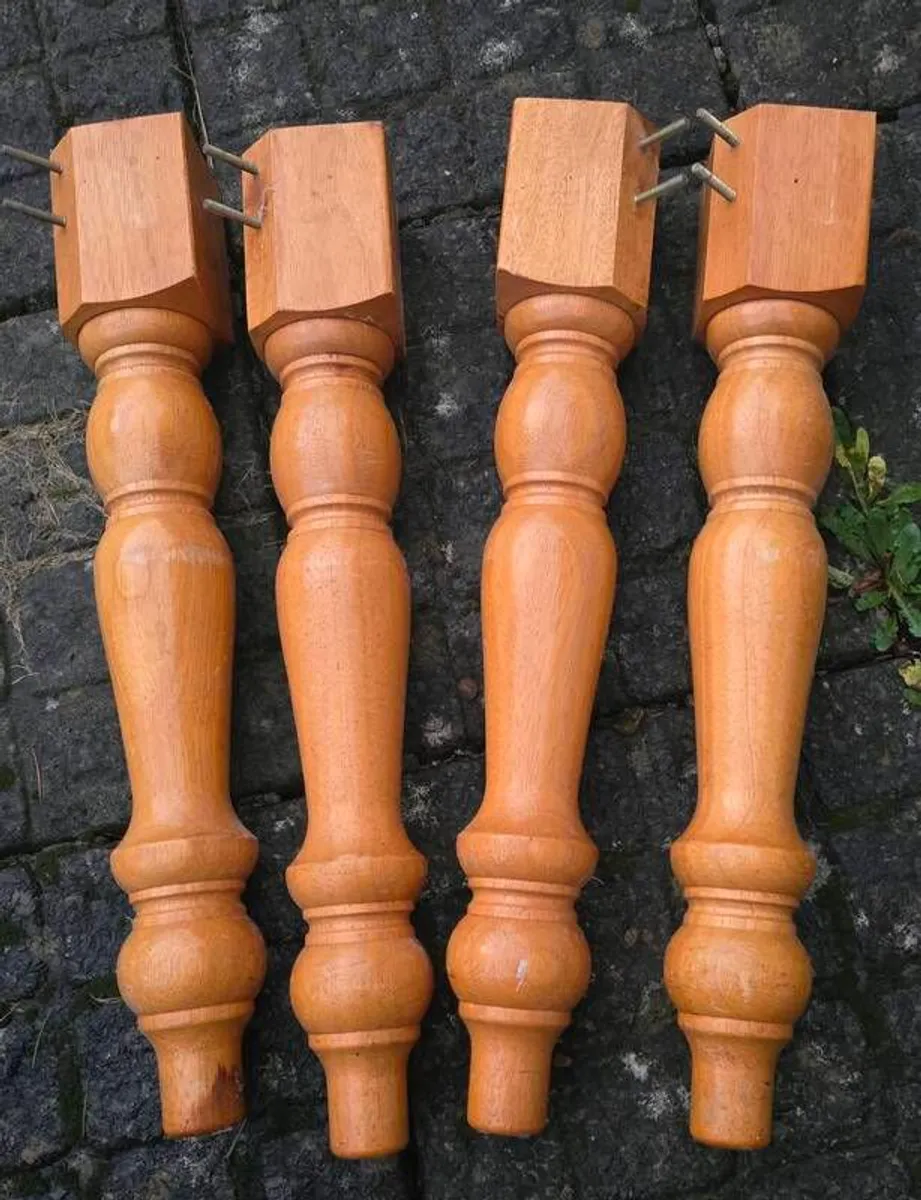 PRICE DROP. MUST GO! Solid wood Dining table with 6 Chairs. - Image 3