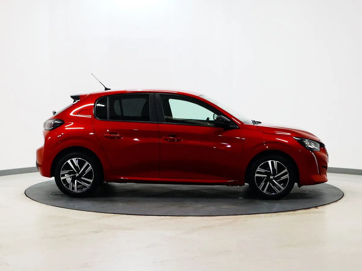 *76* 2023 Peugeot 208 1.2 active - Image 3