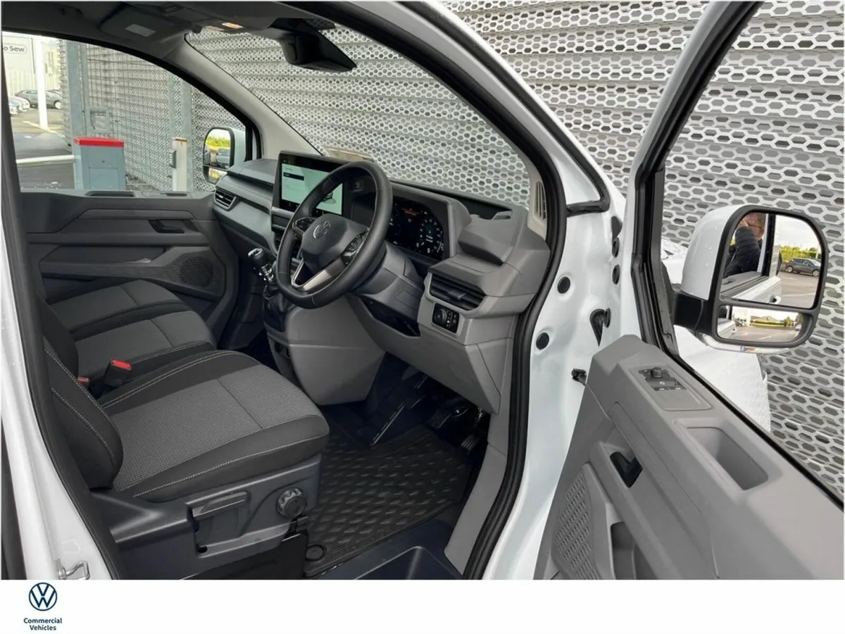 Volkswagen Transporter HIGHLINE LWB30 150HP M6F - Image 2