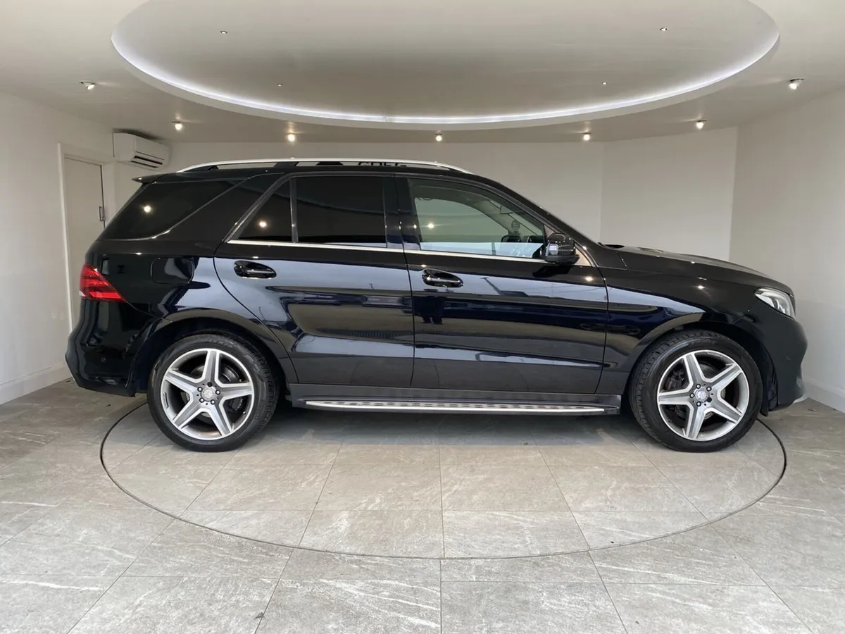 Mercedes-Benz GLE 2016 - Image 4