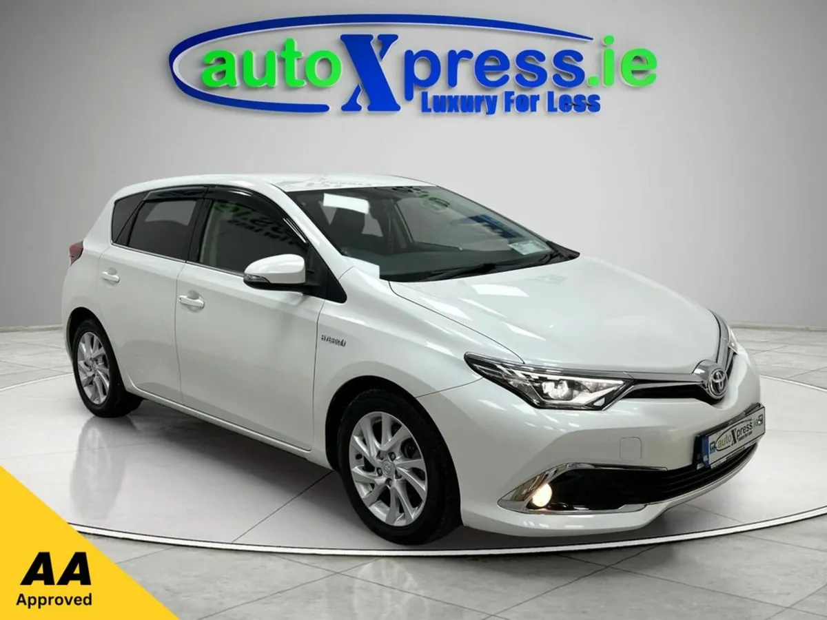 Toyota Auris 1.8 Automatic, Hybrid, Reversing came - Image 1