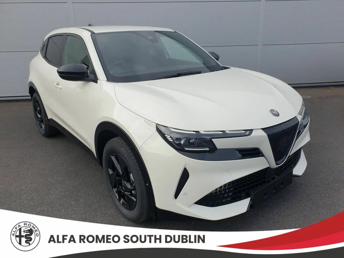 Alfa Romeo Junior "Ibrida" Hybrid Model with Tech - Image 2