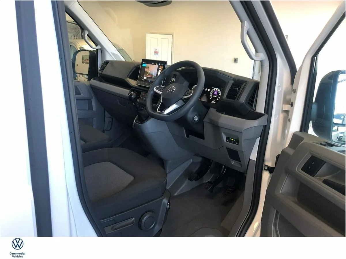 Volkswagen Crafter HIGHLINE 35 MWB 177HP HIGH ROOF - Image 2
