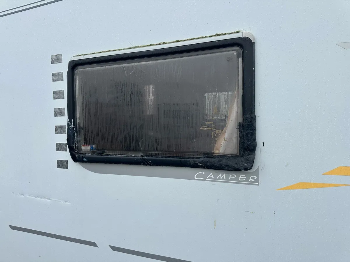 4 birth caravan - Image 3