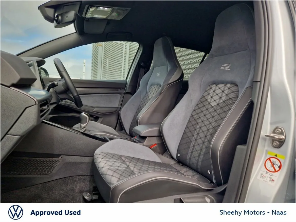 Volkswagen Golf R-Line 2.0TDI, Rear Camera, Alloy - Image 4