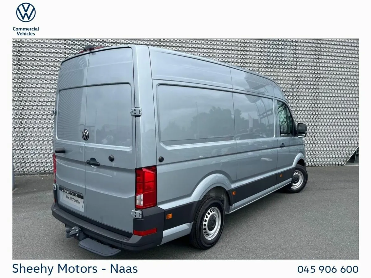 Volkswagen Crafter HIGHLINE H35 MWB 177HP A8F AUTO - Image 3