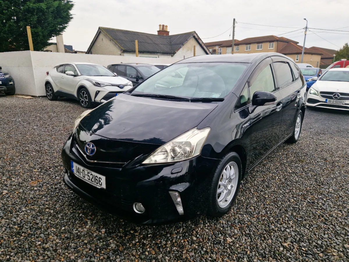 Toyota Prius 7 Seater hybrid G|half leather interi - Image 3