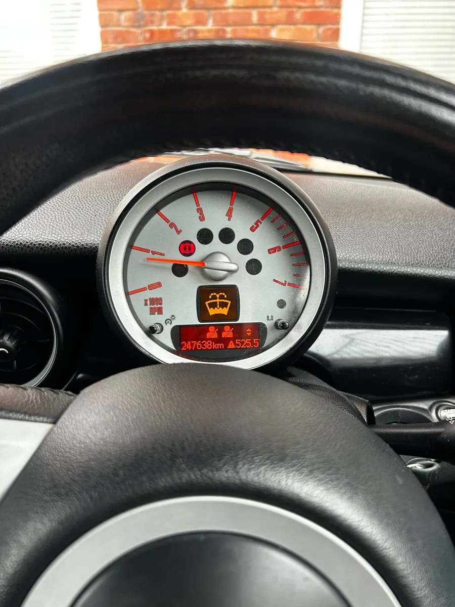 Mini Cooper 1.6L - Image 4