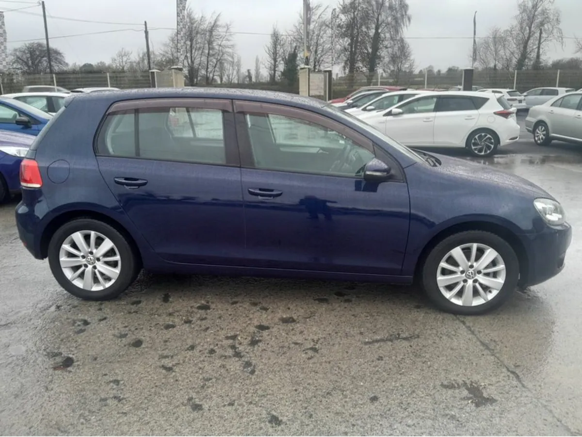 Volkswagen Golf 1.4 Highline Automatic 5 Door. - Image 1