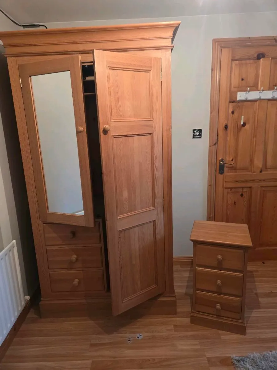 Wardrobe and Locker - Image 1