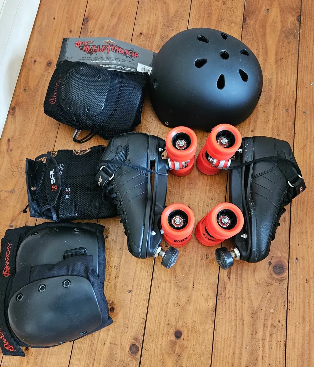 Riedell skates - Image 1