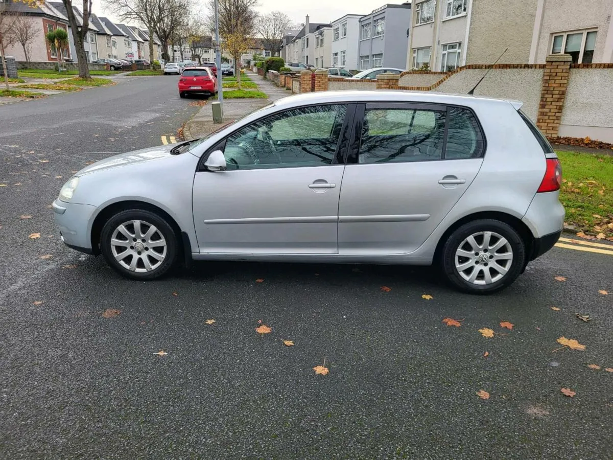 2007 Volkswagen Golf - Image 2