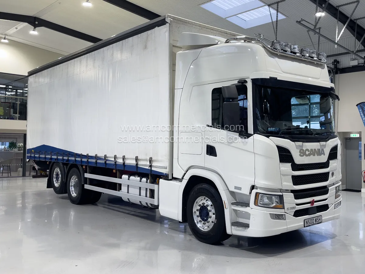 2018 SCANIA G320 CURTAINSIDE RIGID 26 TONNER - Image 1