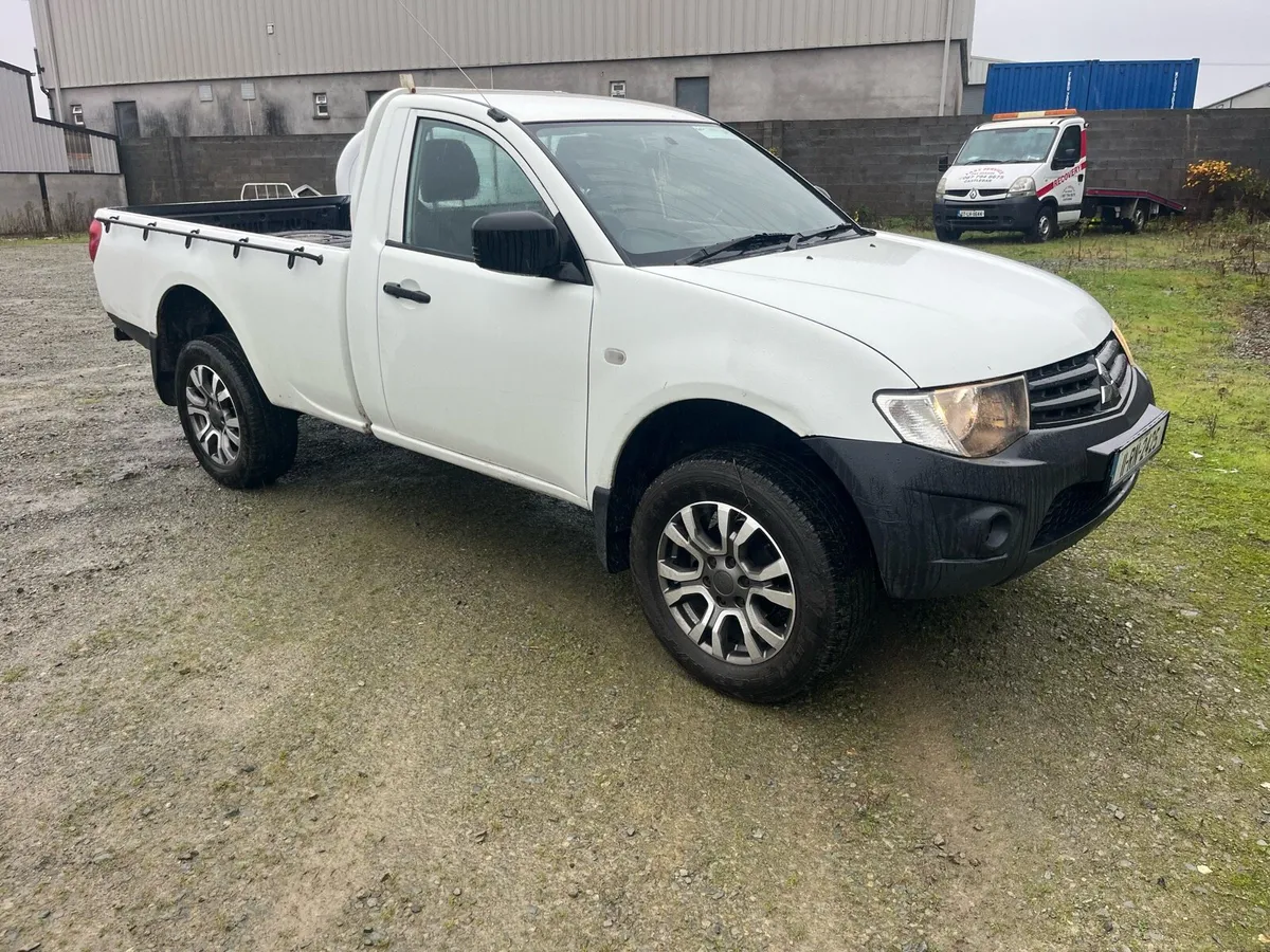 2011 Mitsubishi l200 *67000k miles* - Image 1