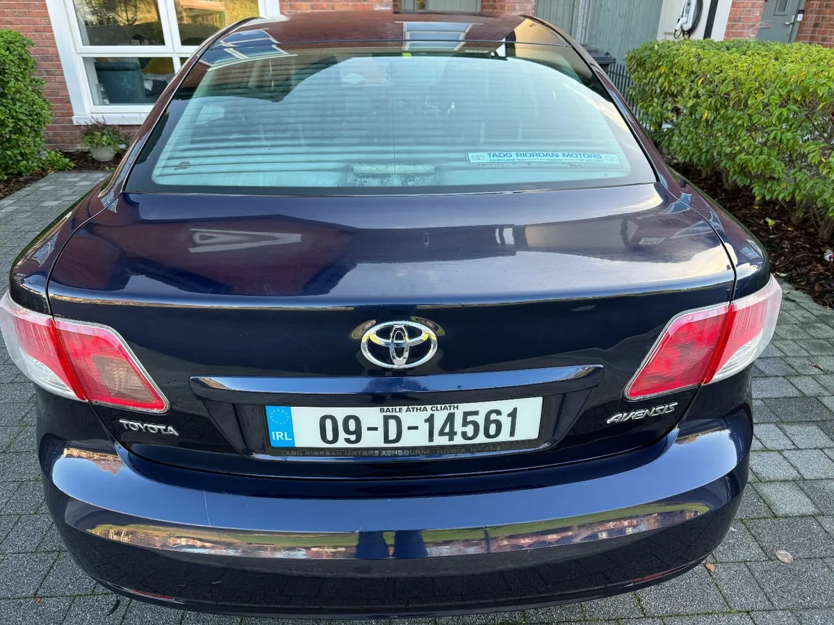 Toyota Avensis 2009 - Image 2
