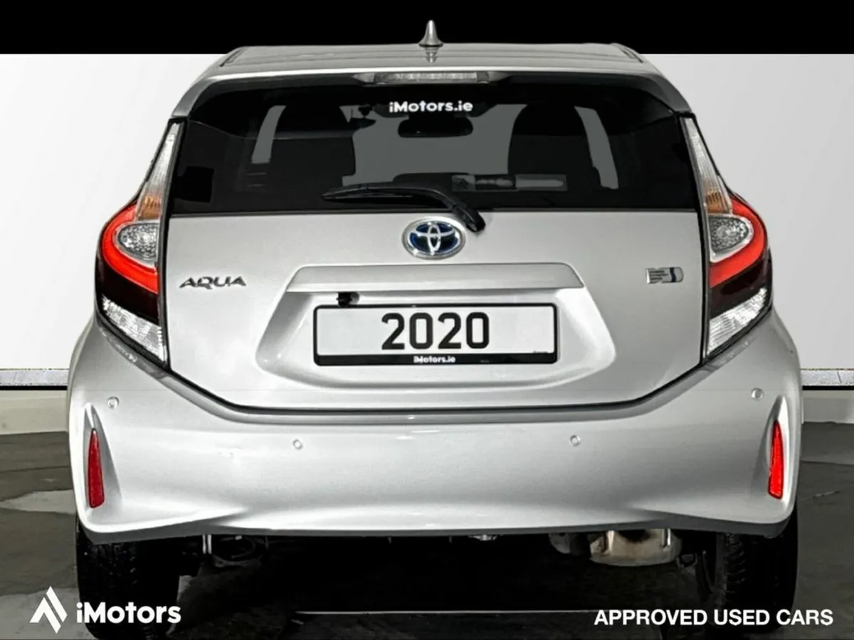 Toyota Aqua HYBRID AUTOMATIC - Image 4