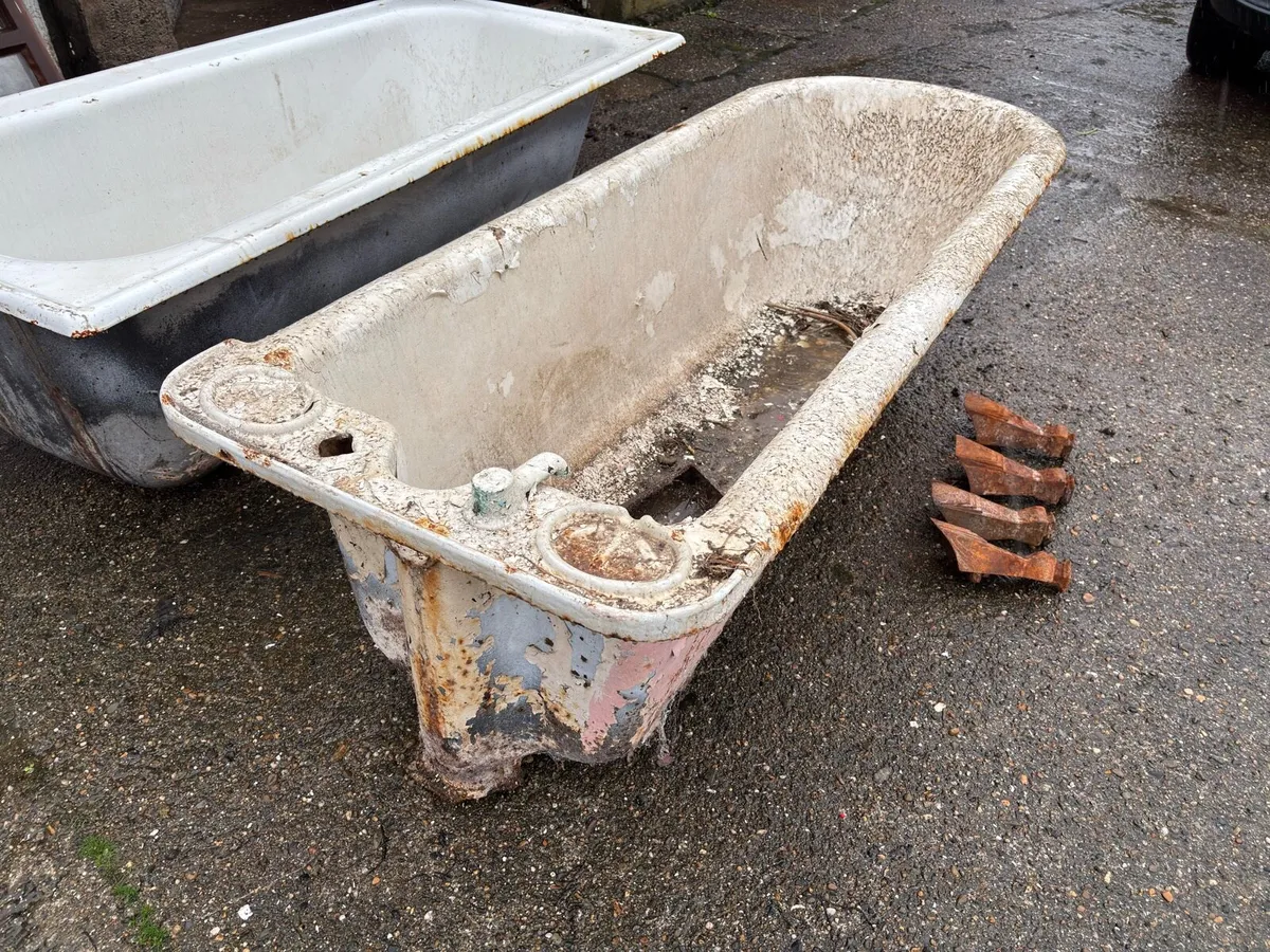 Very Old Cast Iron Roll Top Bath - Image 2