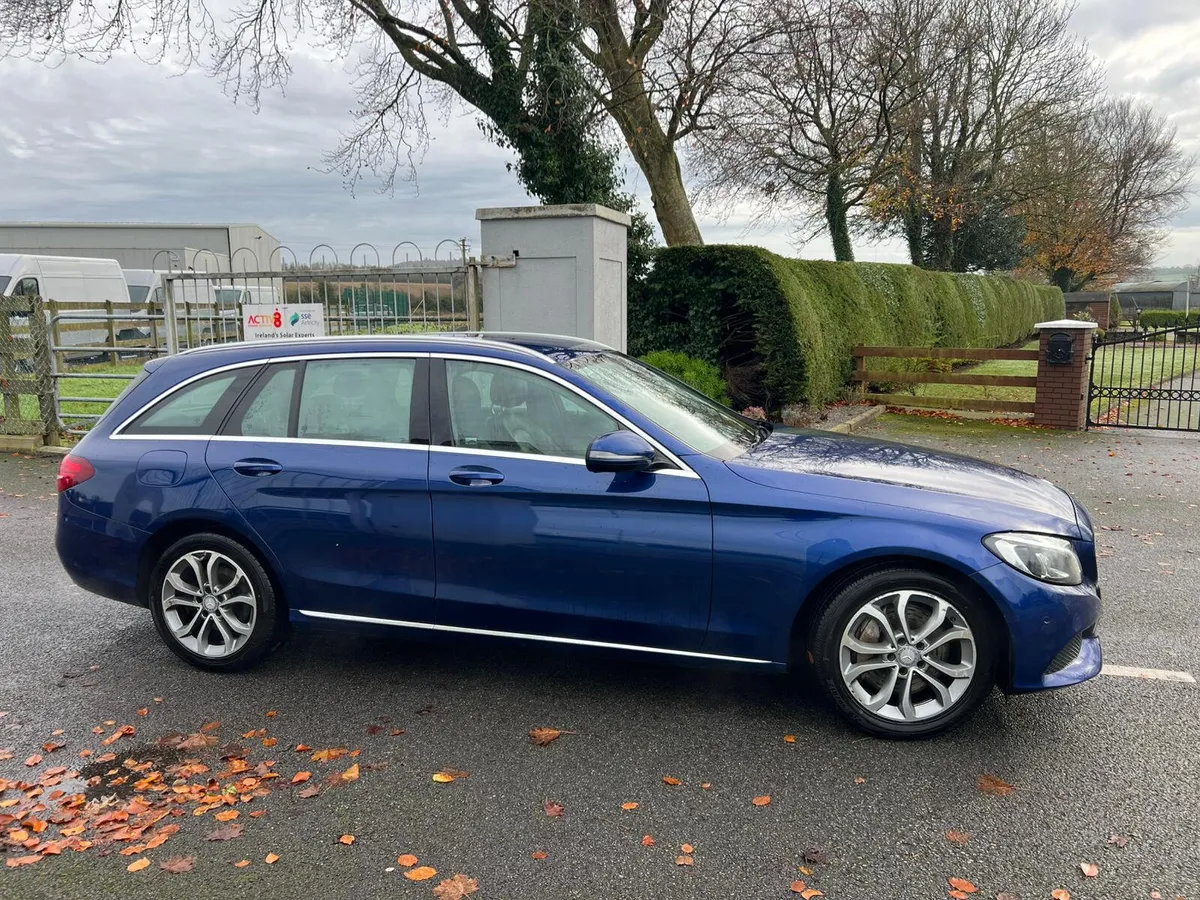 Mercedes-Benz C-350e 2016 - Image 3