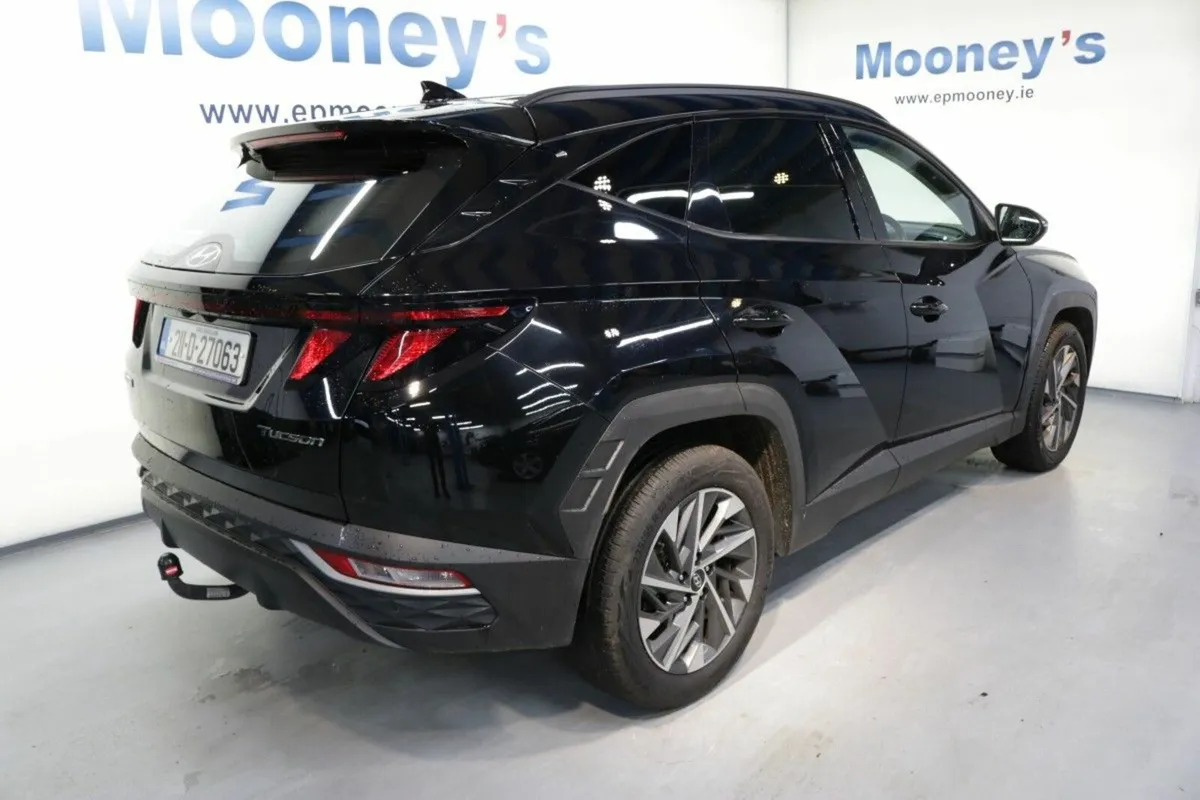 Hyundai Tucson COMMERCIAL EXECUTIVE 1.6L DIESEL SU - Image 4