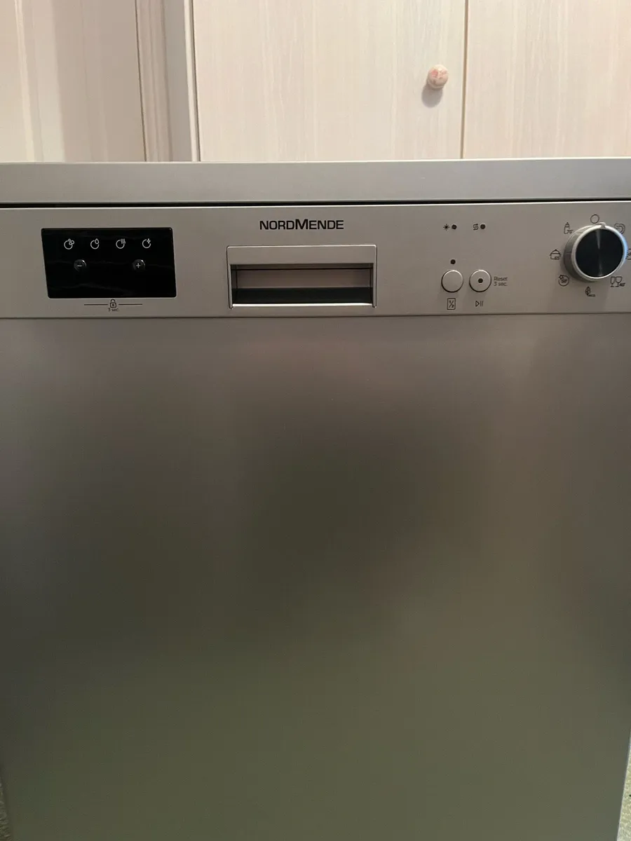 NEW - Silver Dishwasher - Image 2