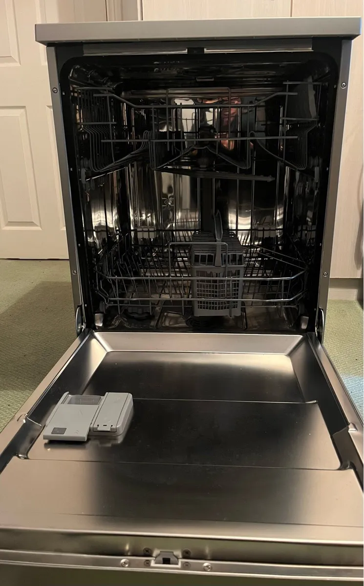 NEW - Silver Dishwasher - Image 3