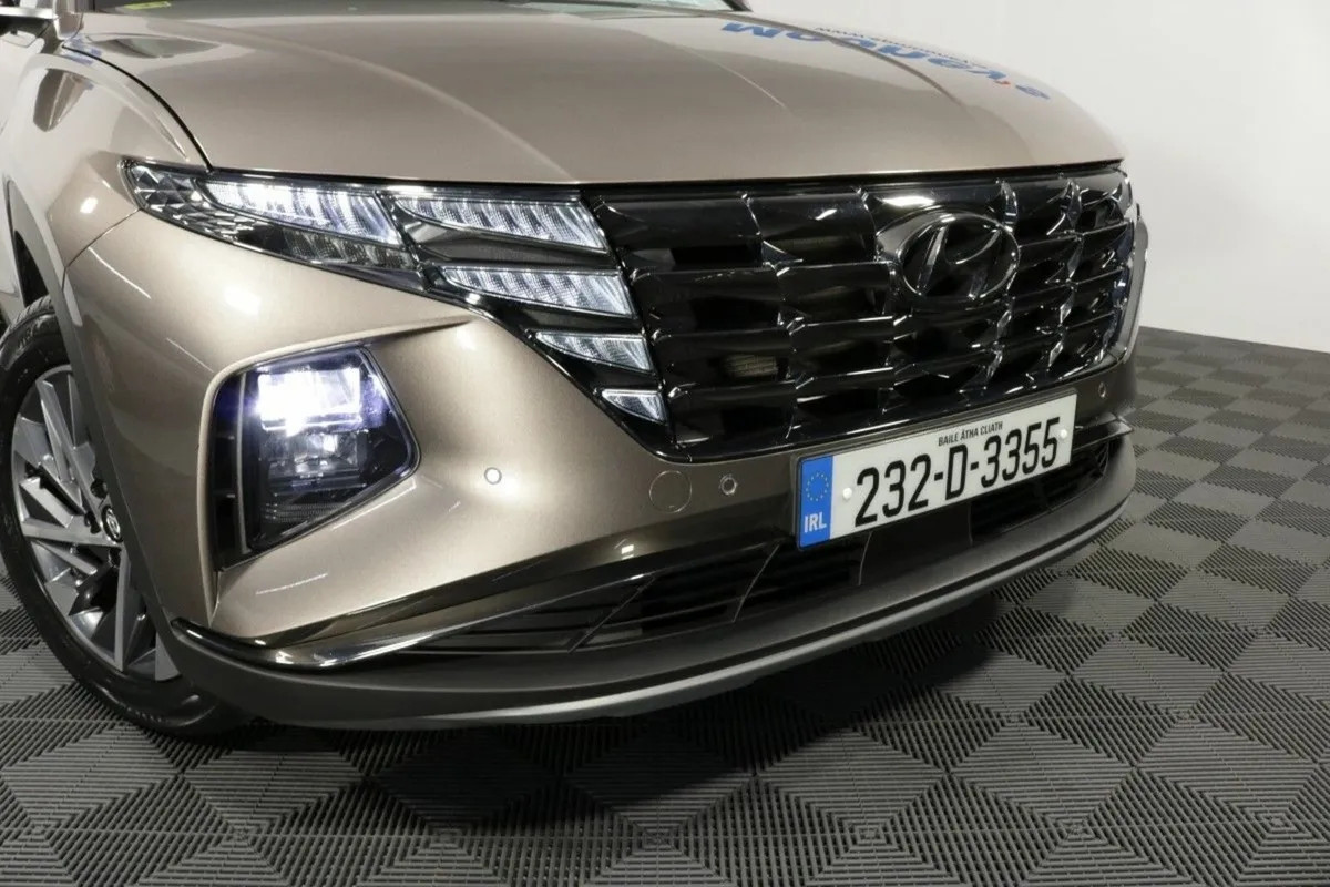 Hyundai Tucson DIESEL 1.6L EXECUTIVE PLUS SUV - Image 3