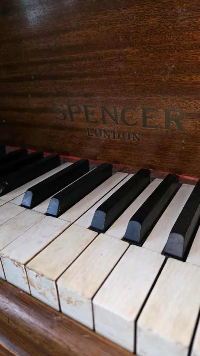Spencer piano - Image 1