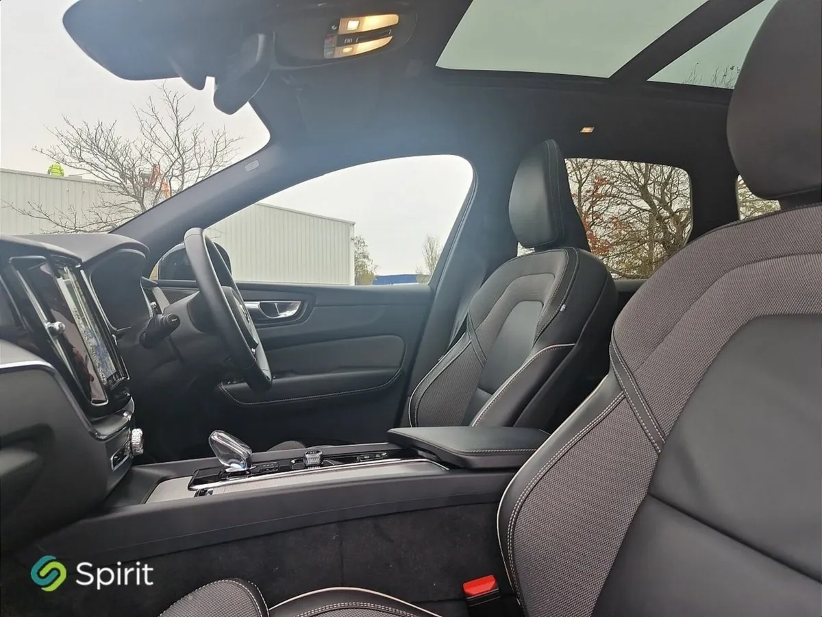 Volvo XC60 T6 Plug In Hybrid, AWD, Plus ,Black Edi - Image 3