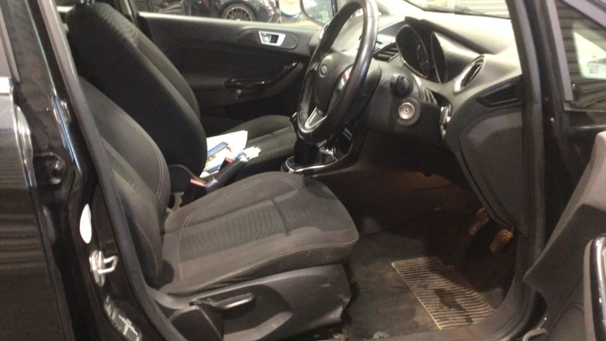 2013 Ford Fiesta 1.0 Petrol ZETEC - Image 3