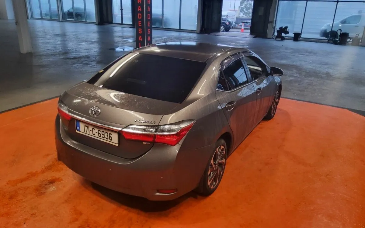 Toyota Corolla D-4D 90 (1.4) Sol - Image 2