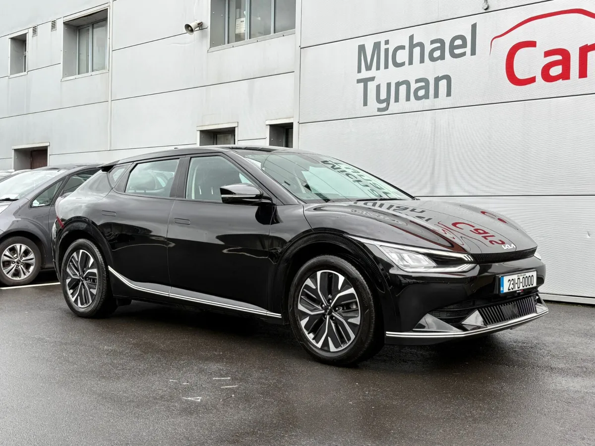 2023 Kia EV6 Air, CarPLay, Camera, 19" Alloys - Image 1