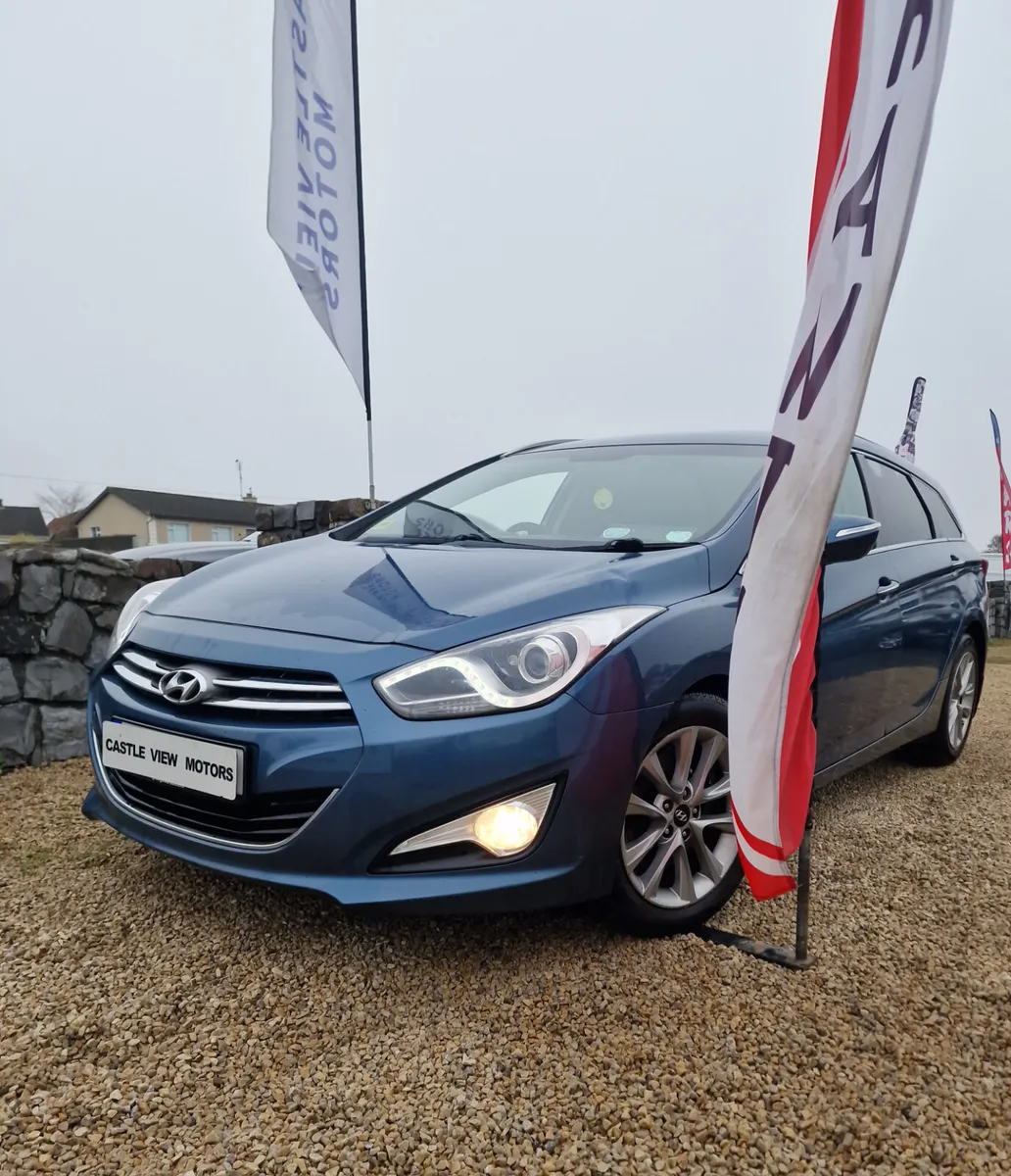 15 Hyundai i40 Van - Image 4