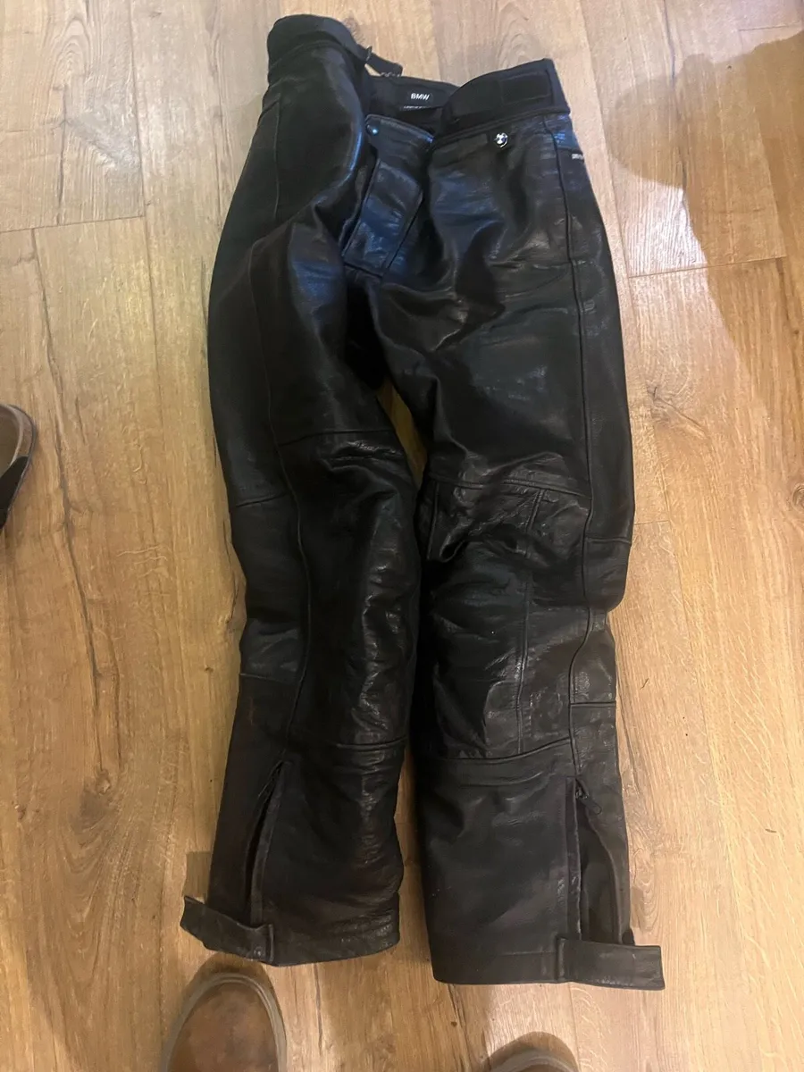4 motorcycles pants for sale - Image 1