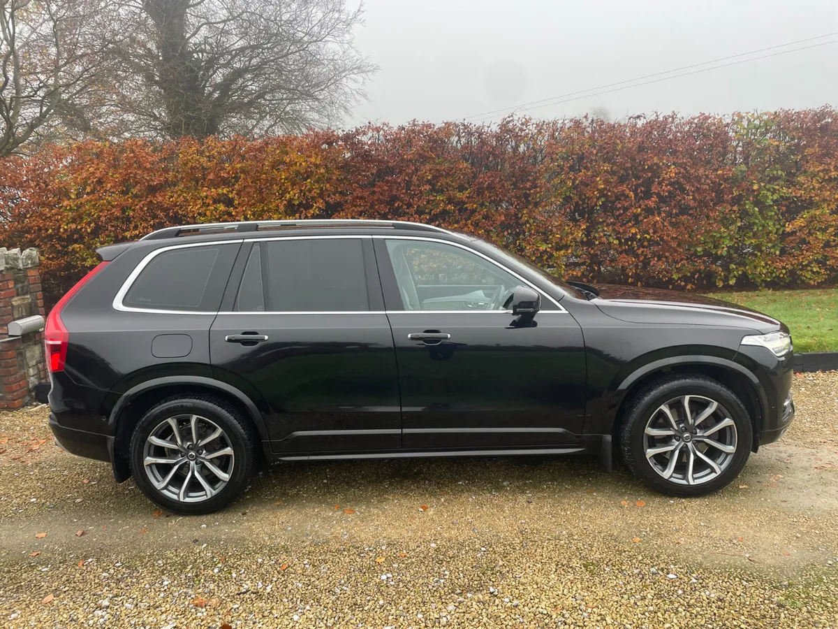 VOLVO XC90 D5 AWD MOMENTUM 7 SEATER DIESEL - Image 4