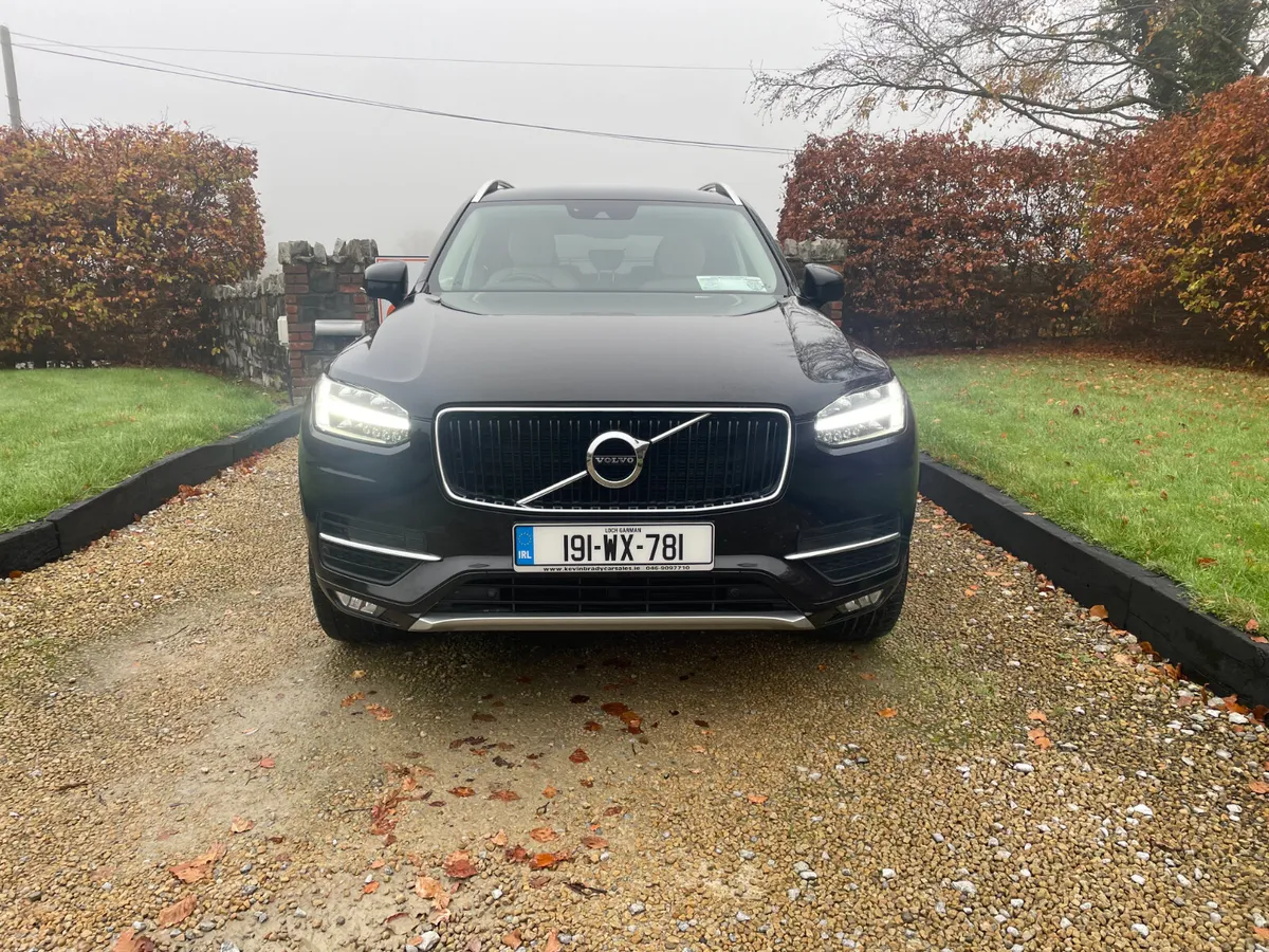 VOLVO XC90 D5 AWD MOMENTUM 7 SEATER DIESEL - Image 2