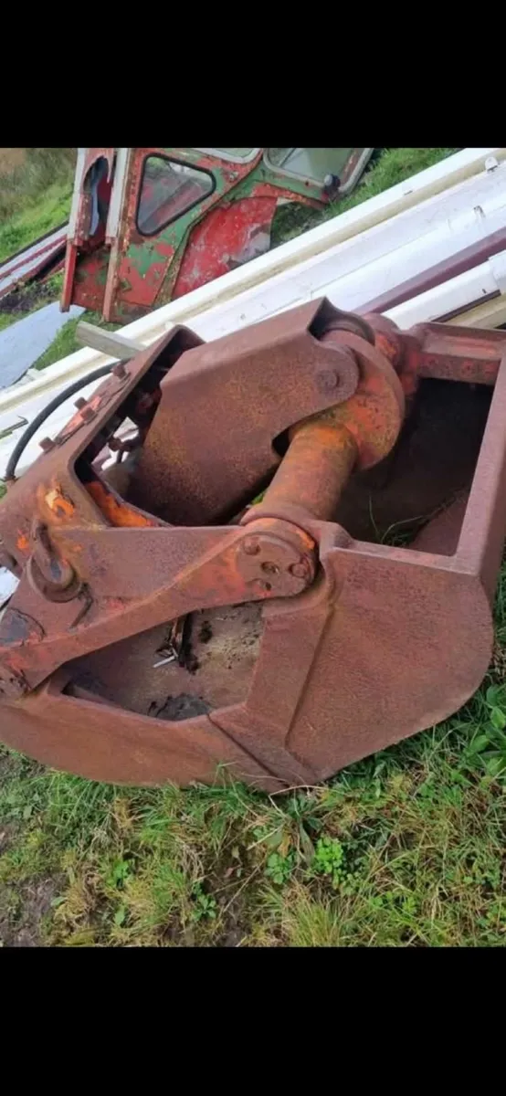 Block revolving grab - Image 1