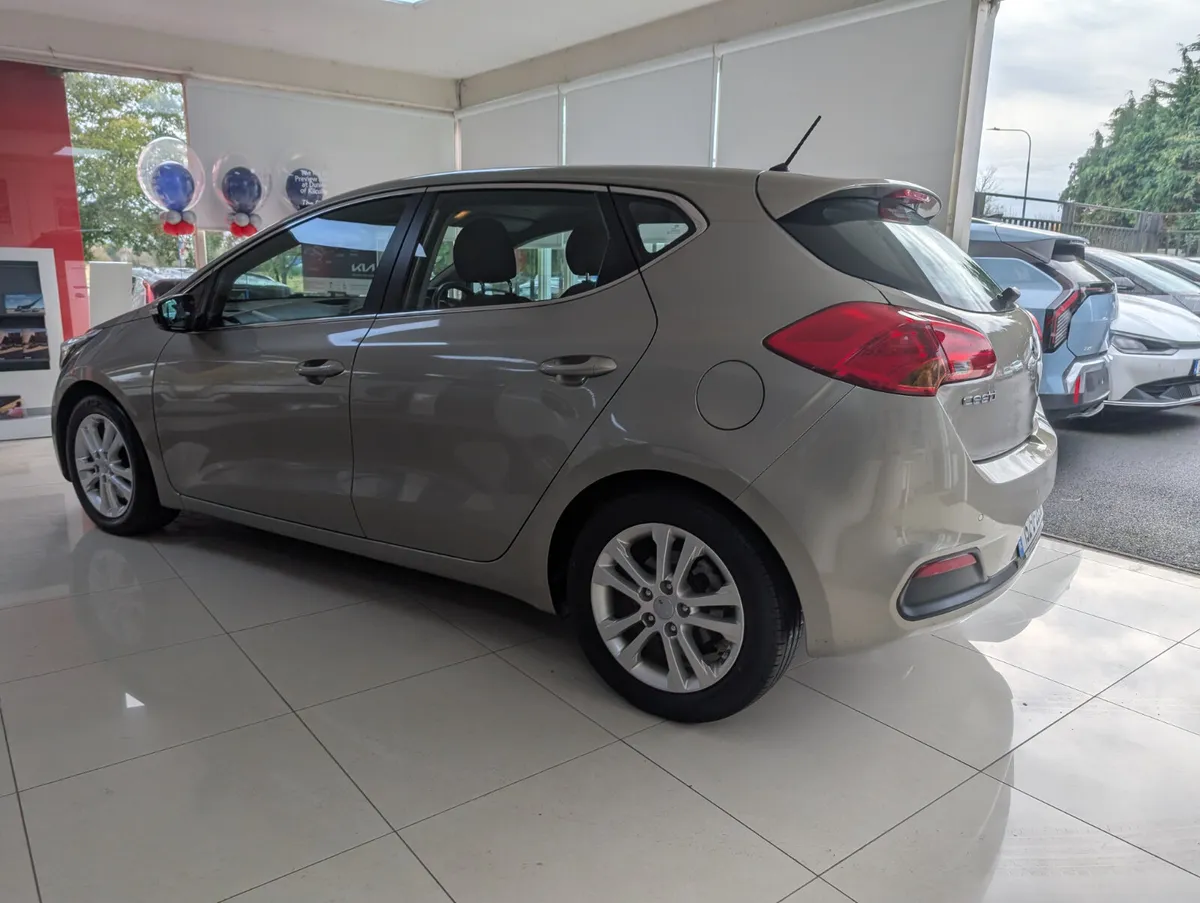 Kia Ceed  1.4d 2015 - Image 2