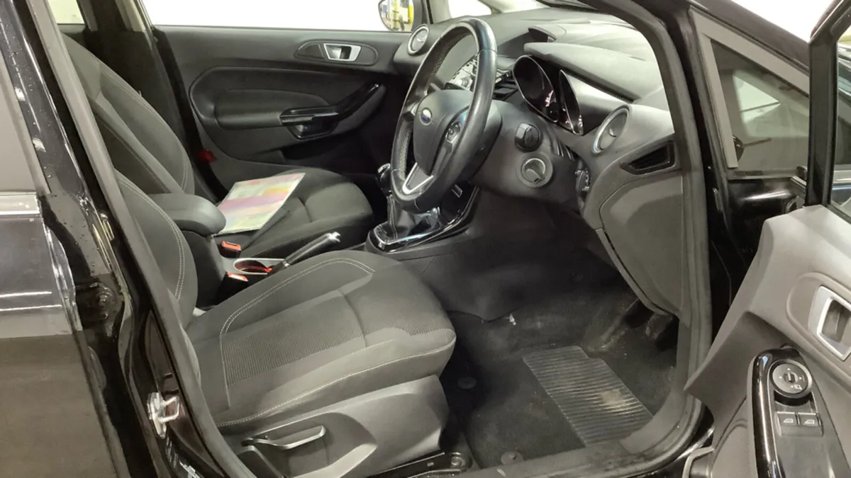 2017 Ford Fiesta TITANIUM 1.0 Petrol - Image 3