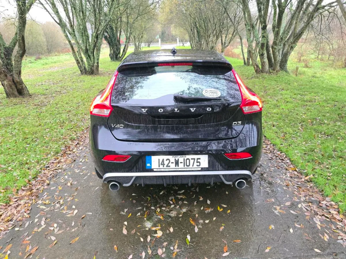 2014 Volvo V40 R-Design 2.0 D3 5 cylinder - Image 4