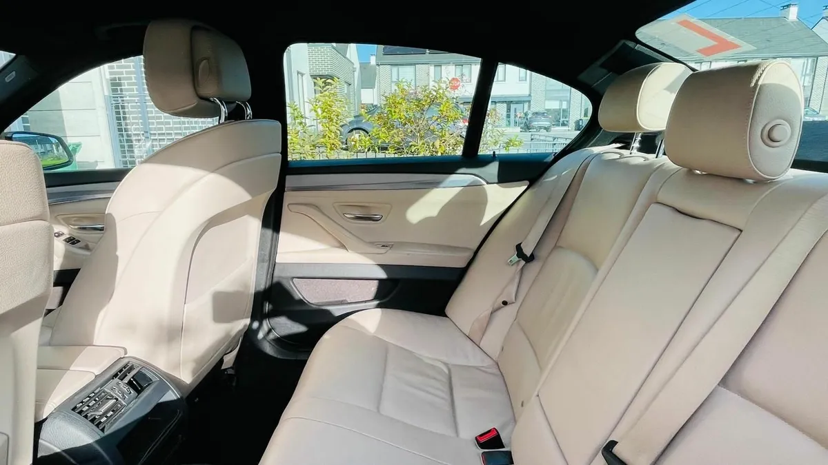 BMW 5-Series 2011 - Image 3