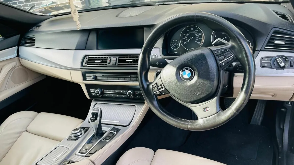 BMW 5-Series 2011 - Image 4