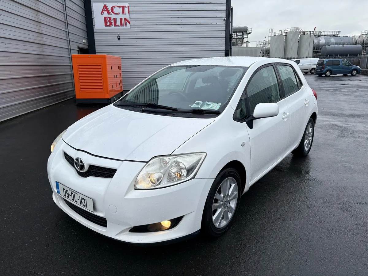 2009 TOYOTA AURIS 1.4 PETROL NCT 4-26 - Image 2