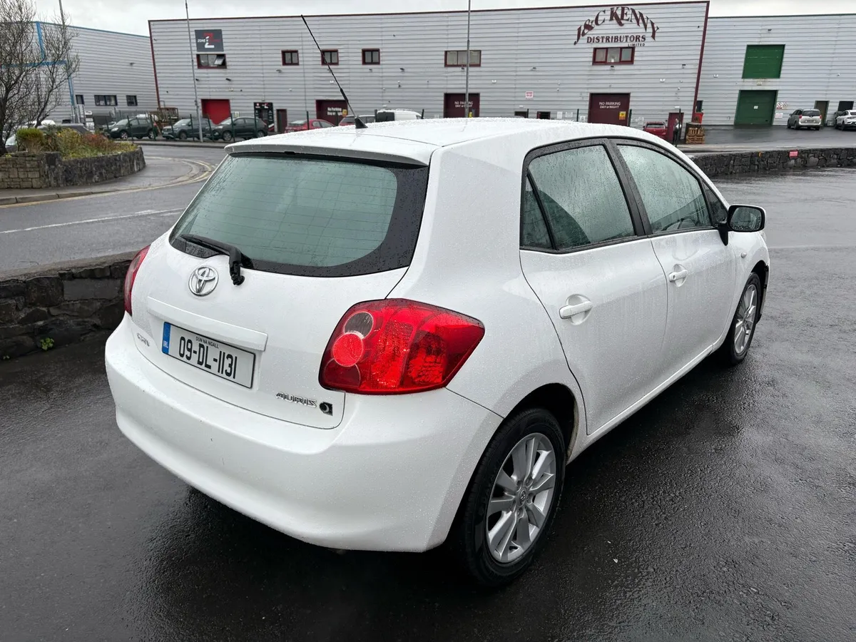 2009 TOYOTA AURIS 1.4 PETROL NCT 4-26 - Image 3