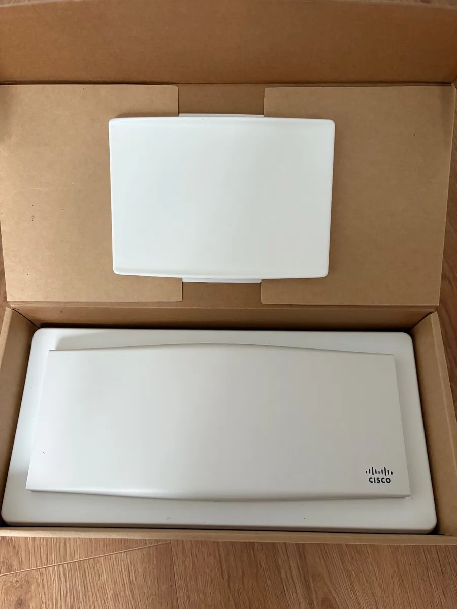 Cisco Meraki MR44 - Image 1