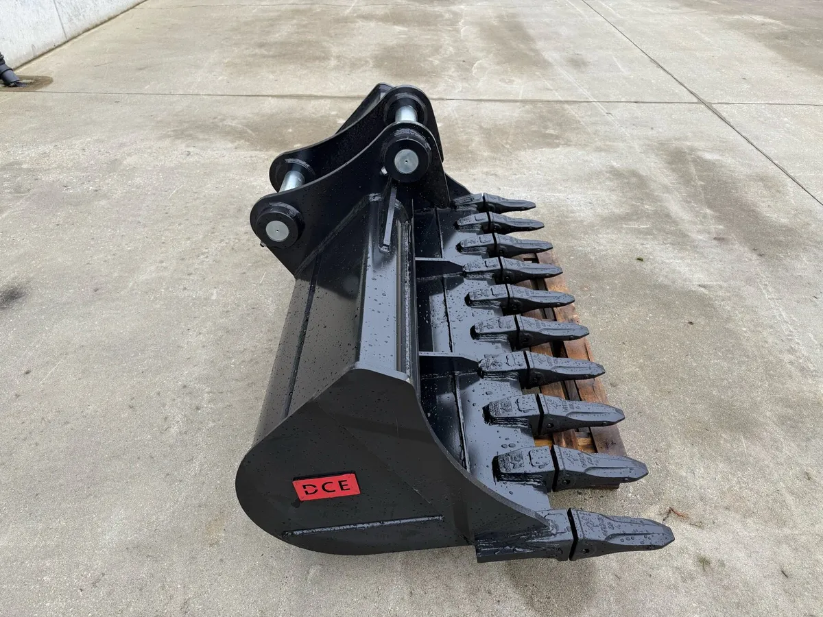 New DCE 72 in 13 ton bucket - Image 2