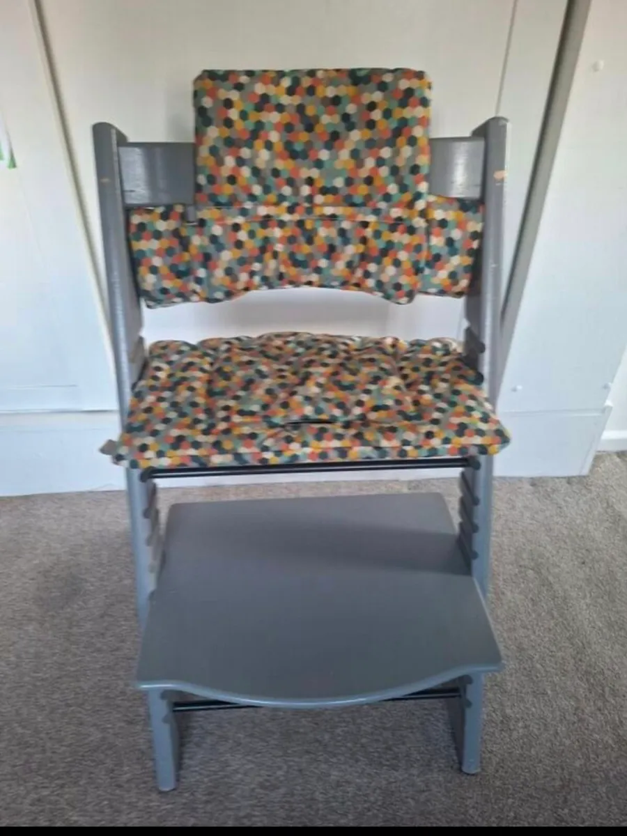 Stokke Chair with accessories - Image 1