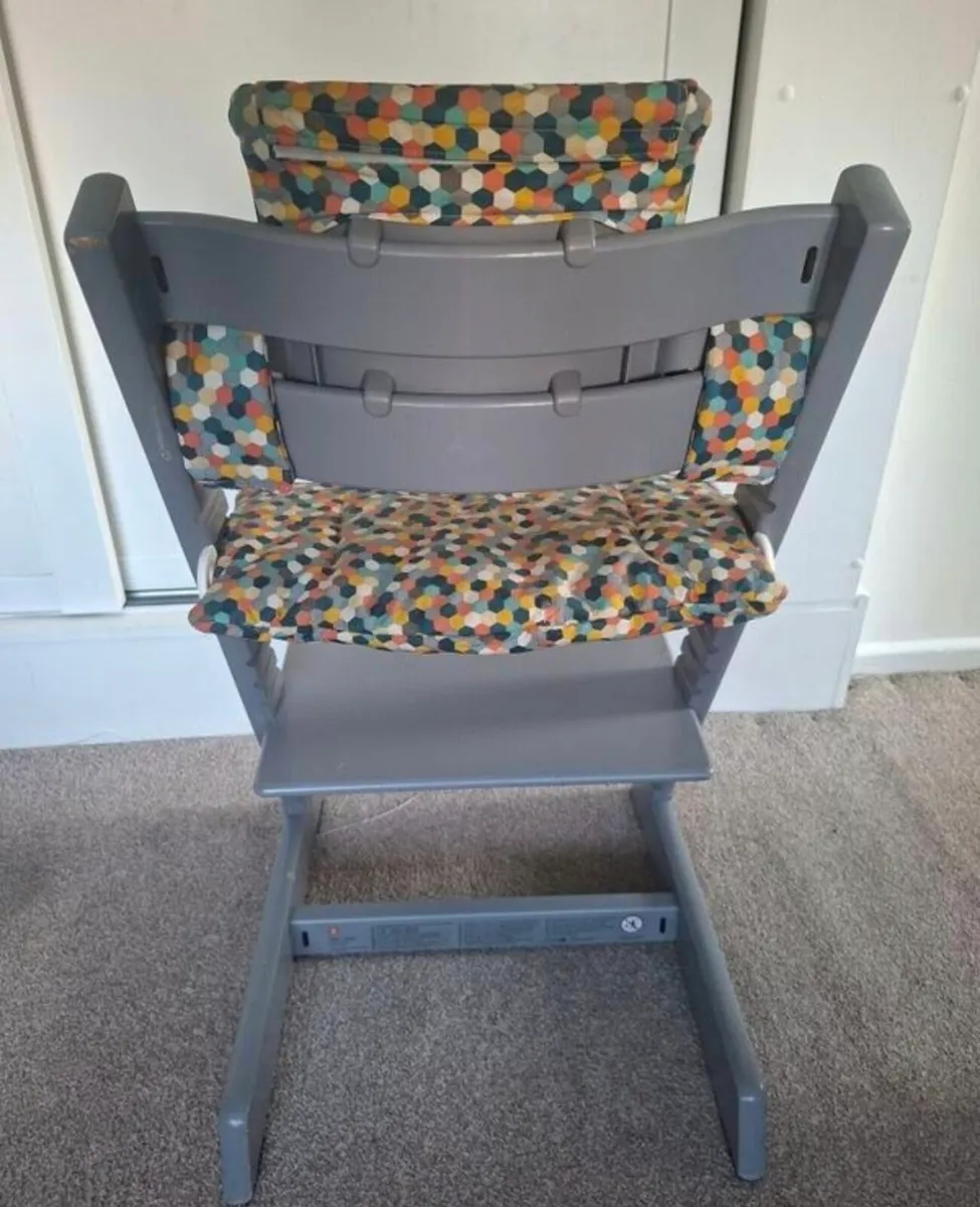 Stokke Chair with accessories - Image 4