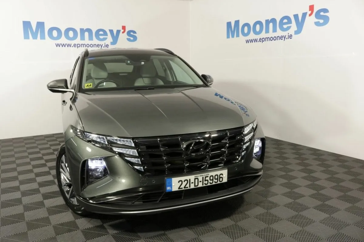 Hyundai Tucson DIESEL 1.6L EXECUTIVE PLUS SUV - Image 2