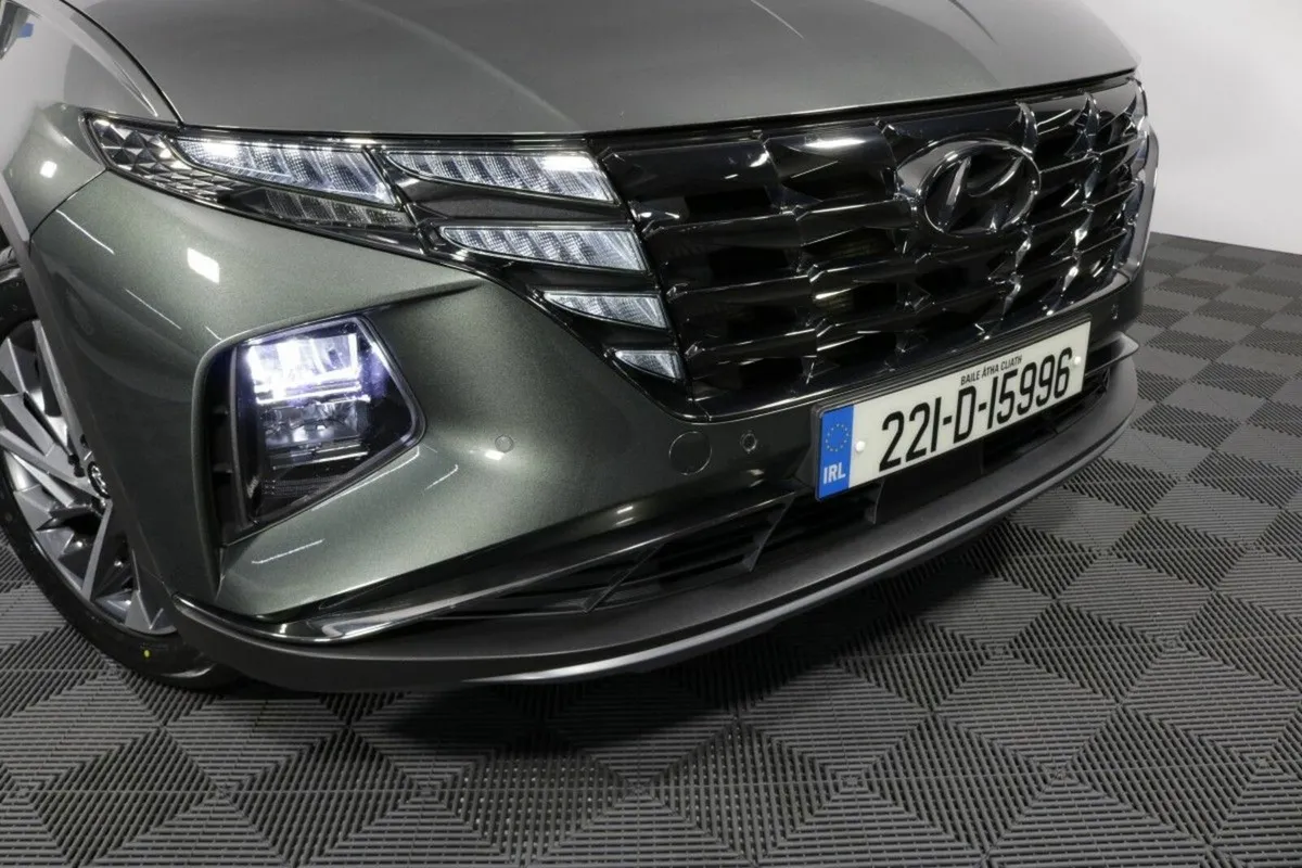 Hyundai Tucson DIESEL 1.6L EXECUTIVE PLUS SUV - Image 3